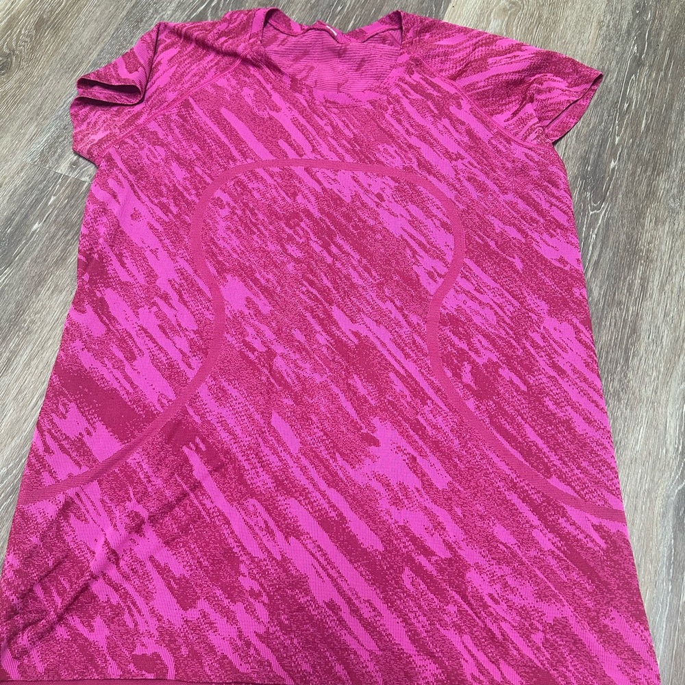 Lululemon pink swiftly tech